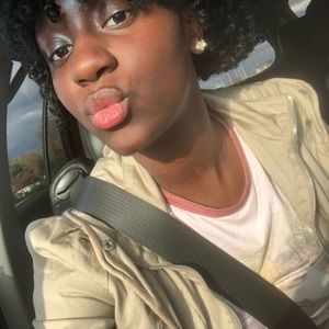 Meet your Posher, Mariama